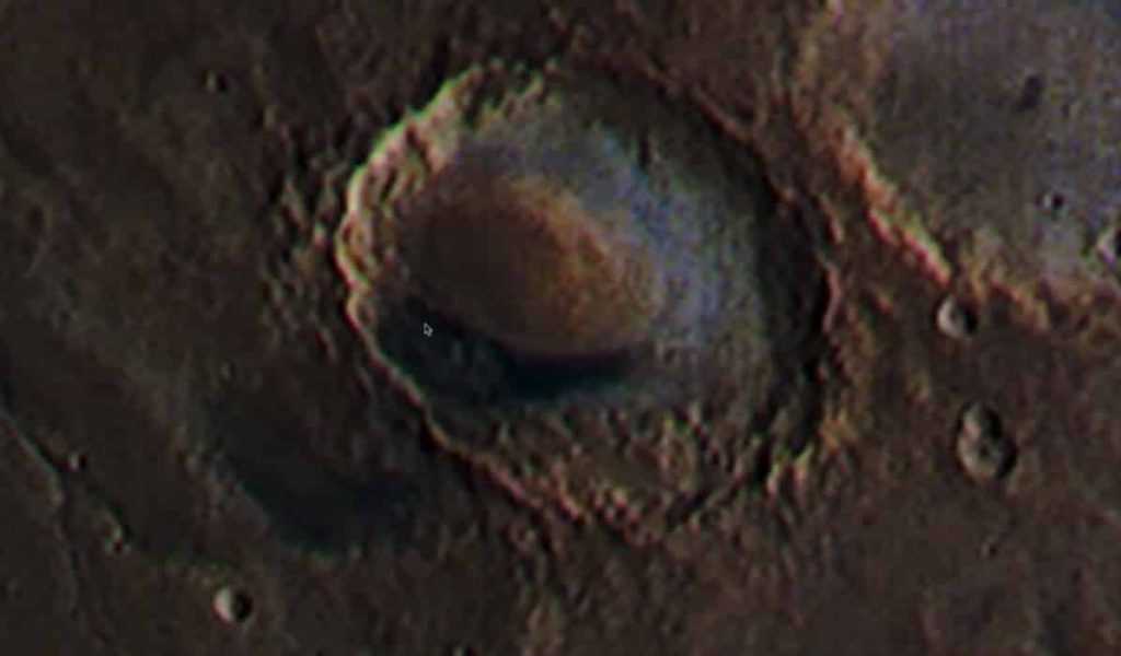 Марсианская база возле НЛО
